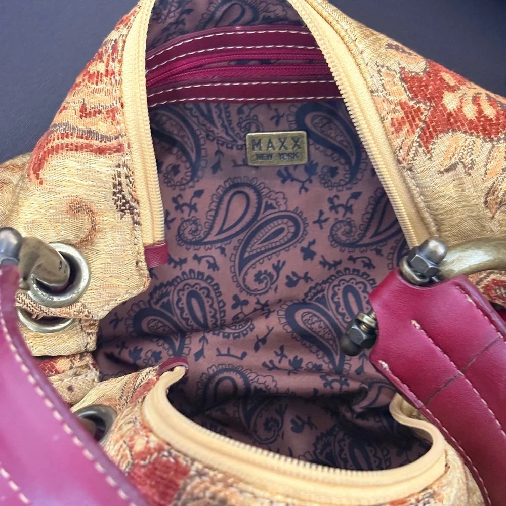 *Maxx New York VINTAGE Tapestry hobo